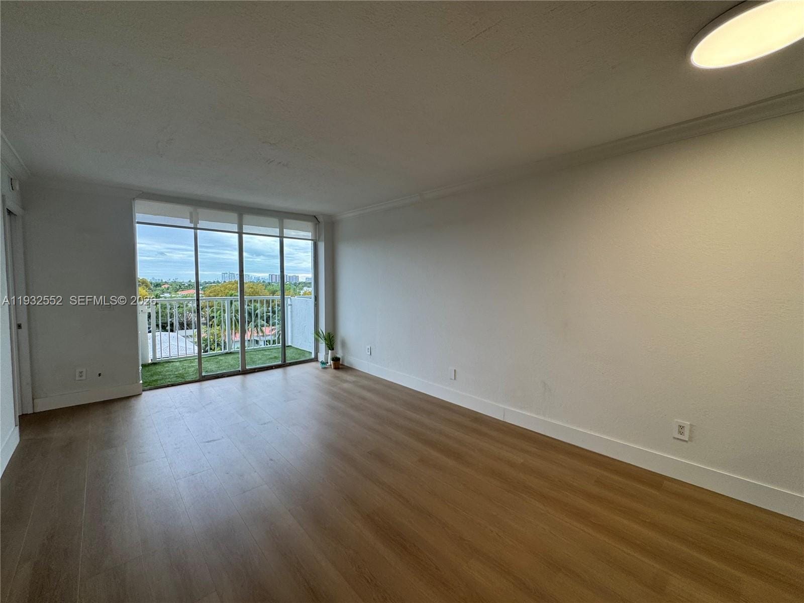 2020 NE 135th Street 607, North Miami, FL 33181 photo 5