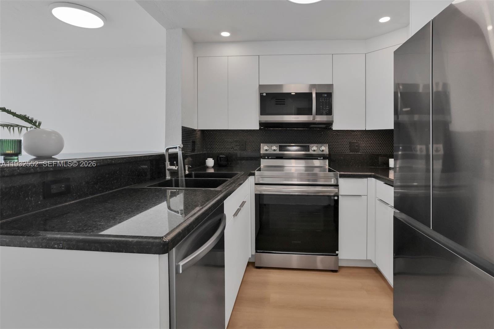2020 NE 135th Street 607, North Miami, FL 33181 photo 7