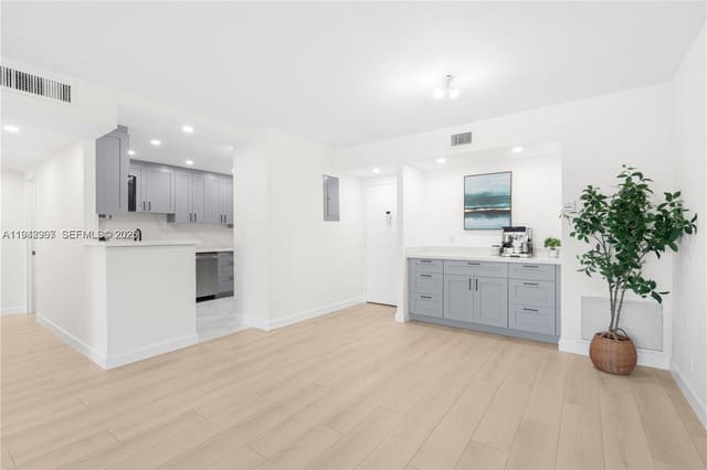 4400 Hillcrest Drive 314B, sold in Hillcrest No 21 Condo, Hollywood, FL