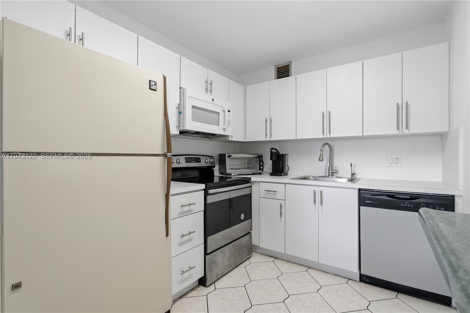 251 SW 132nd Way 117H, Pembroke Pines, FL 33027 photo 23