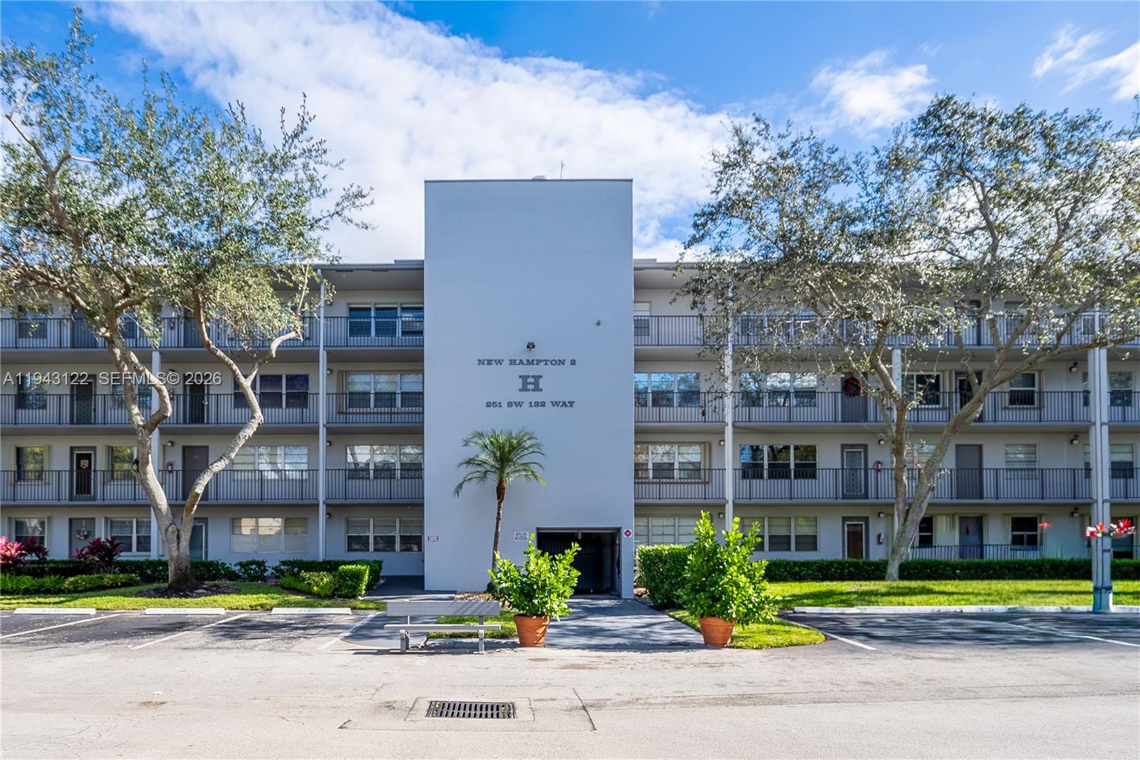 251 SW 132nd Way 117H, Pembroke Pines, FL 33027, Pembroke Pines