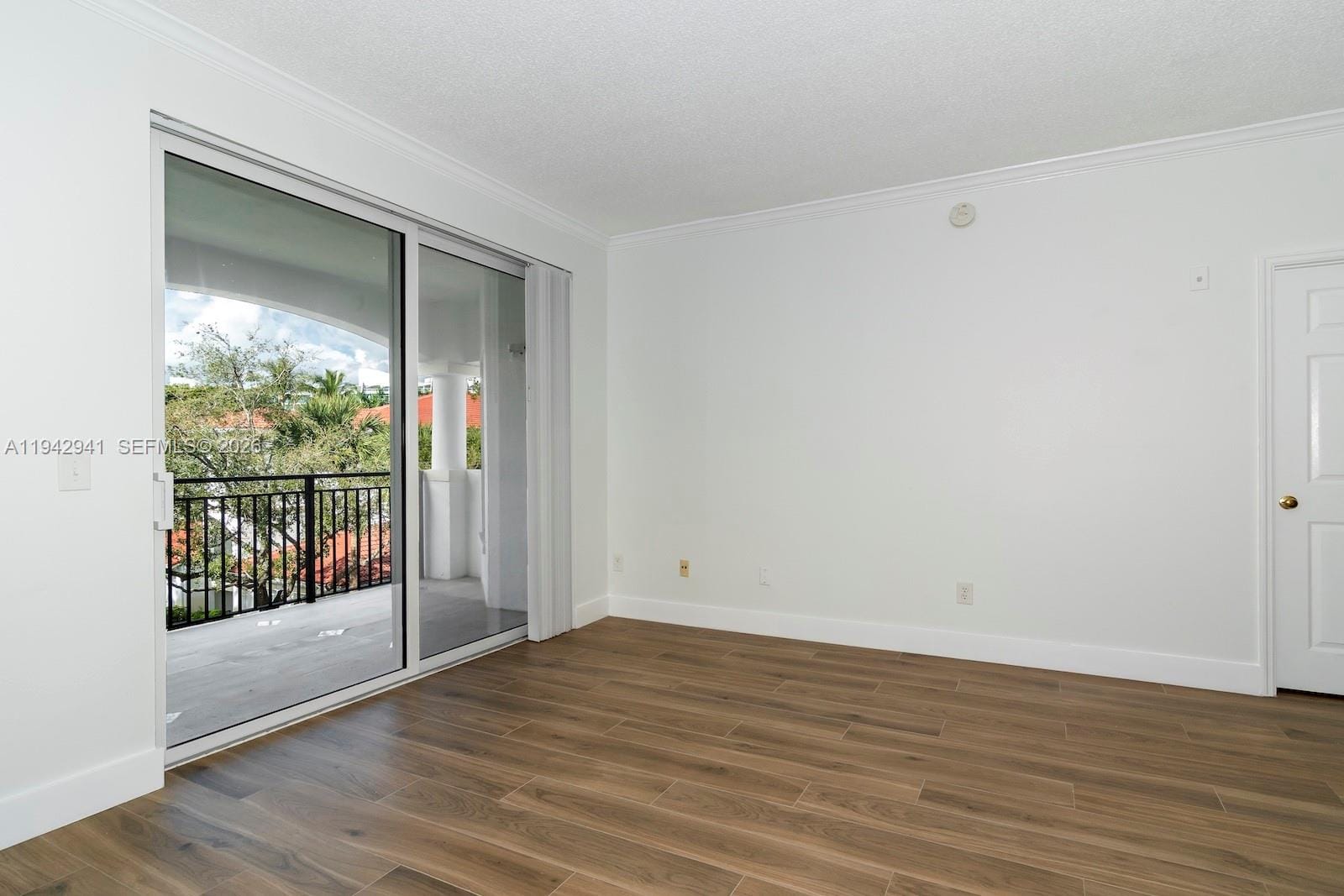 3215 NE 184th Street 14301 — photo 11