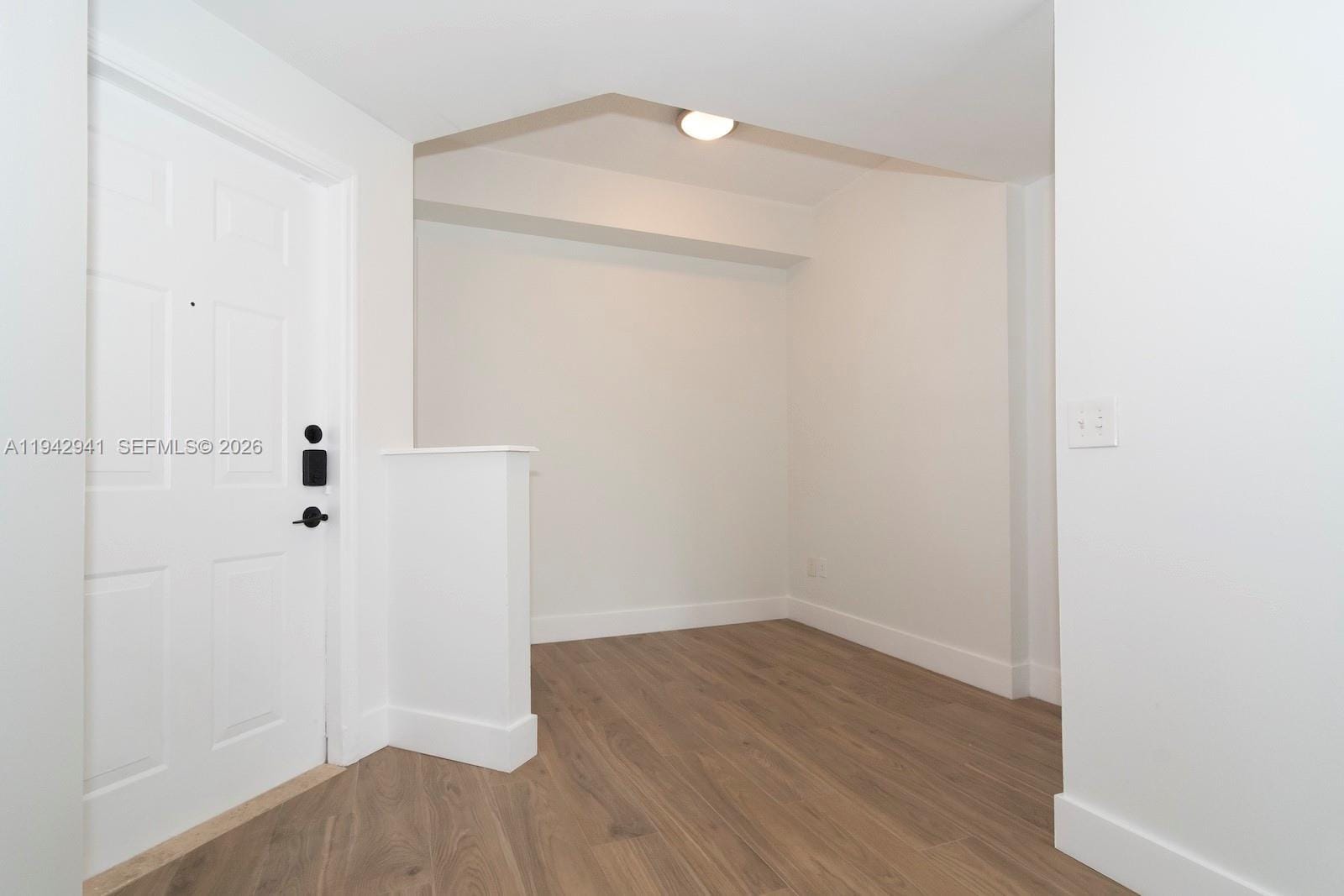3215 NE 184th Street 14301 — photo 5