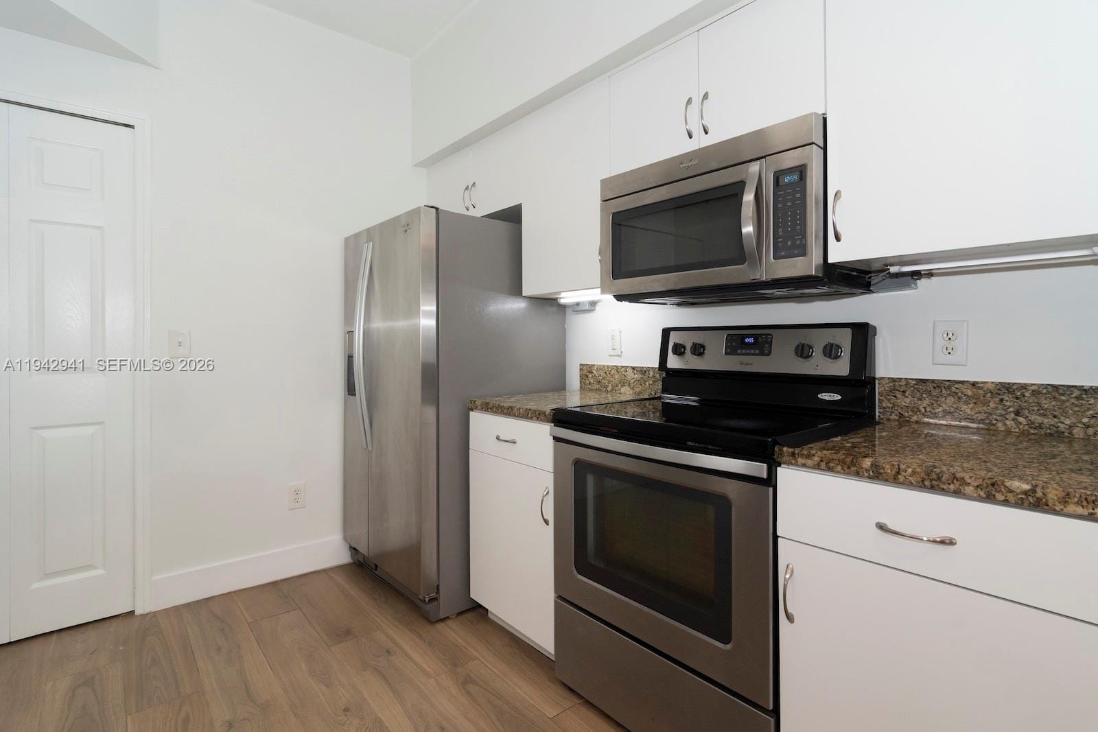 3215 NE 184th Street 14301 — photo 9