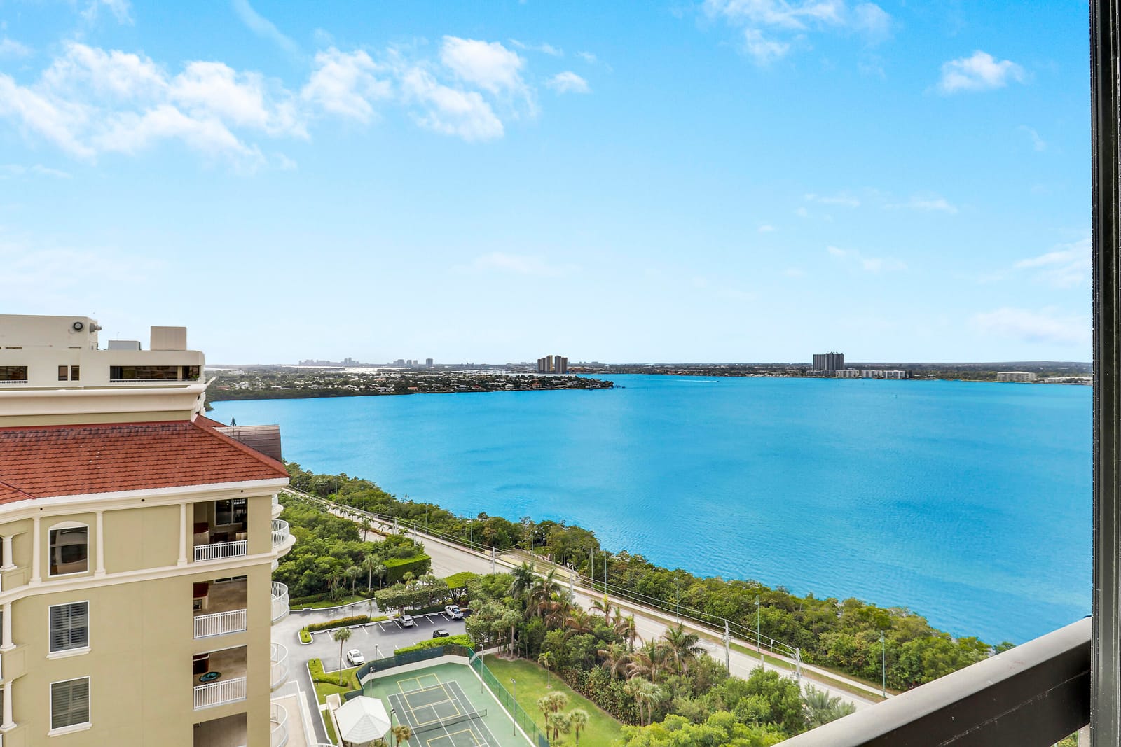 5380 N Ocean Drive 20b — photo 2