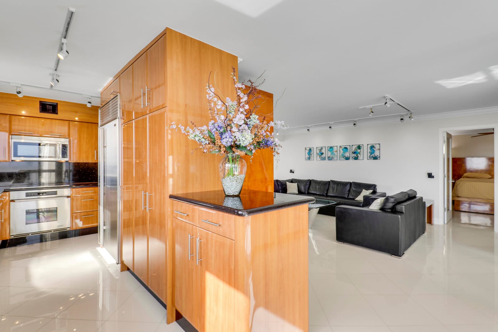5380 N Ocean Drive 20b — photo 3