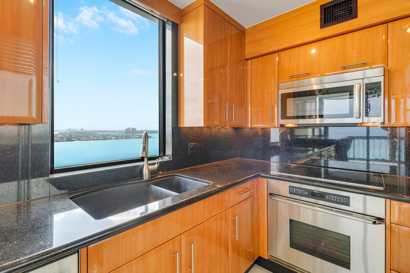 5380 N Ocean Drive 20b — photo 7