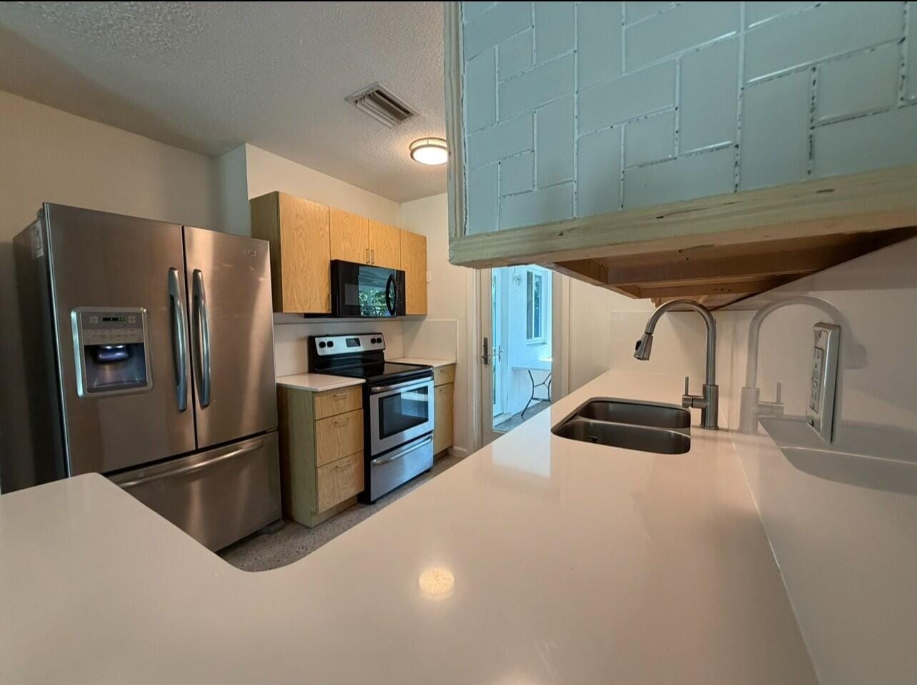 206 NE 5th Avenue — photo 7