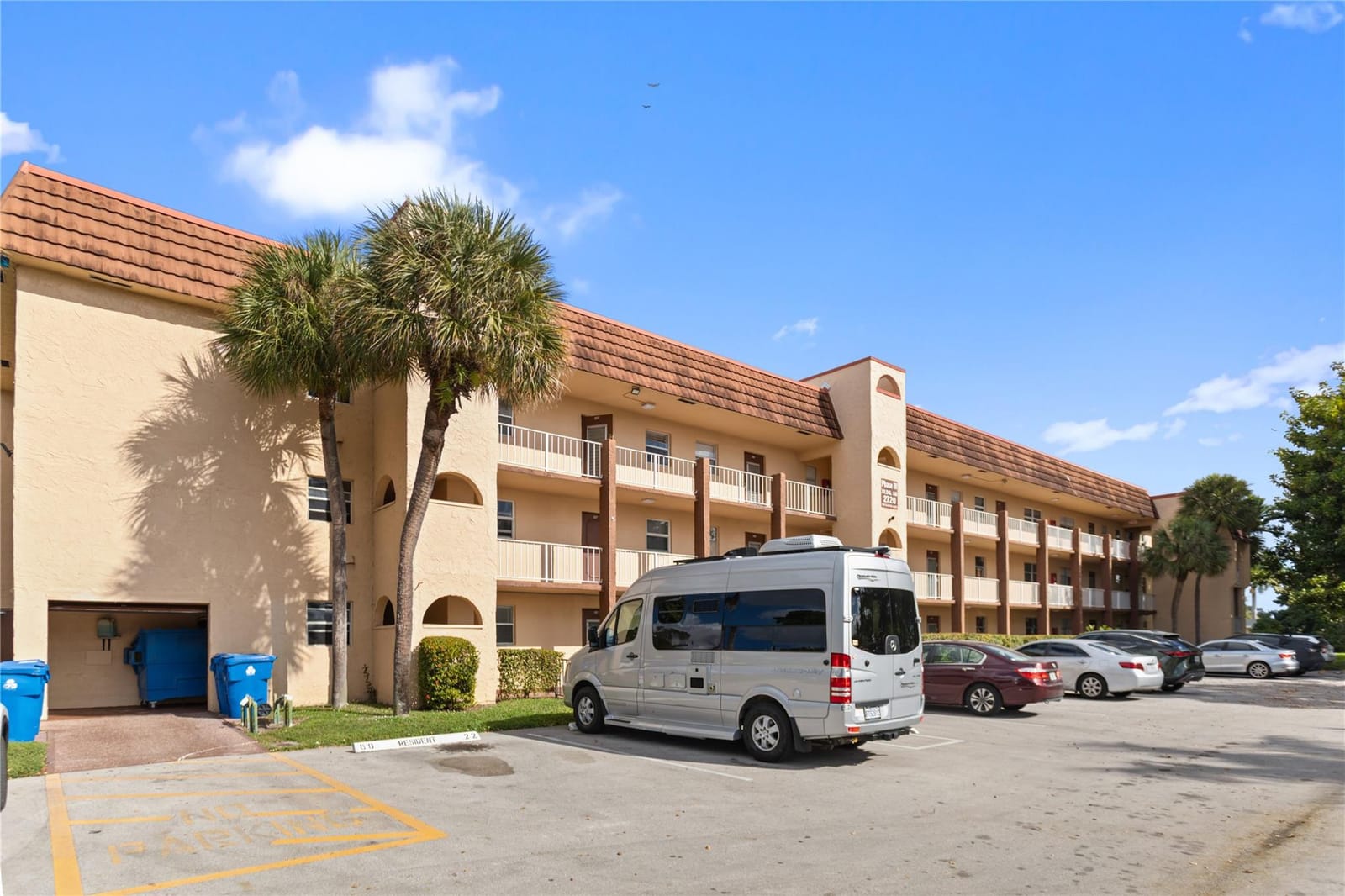 2720 N Pine Island Road 307 — photo 4