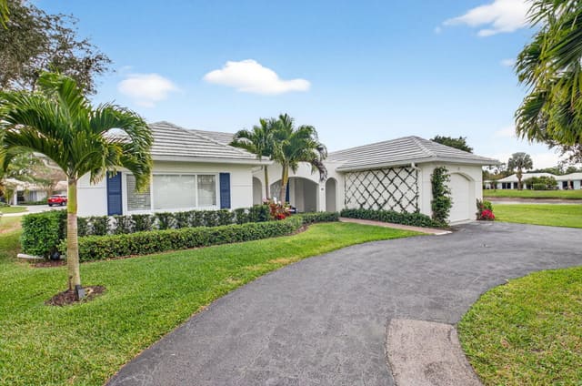 13 Acacia Drive, Boynton Beach, FL 33436