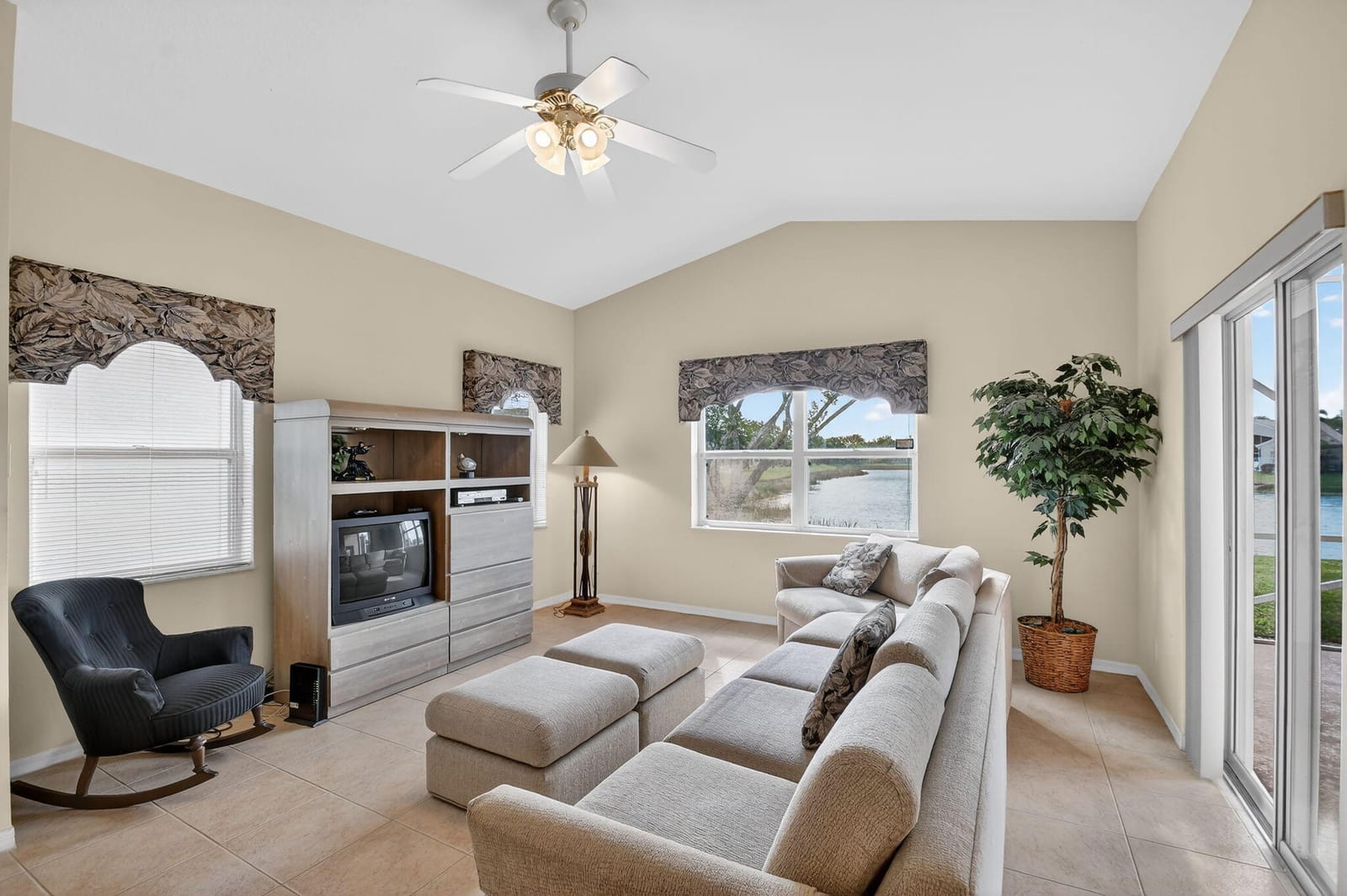 8440 Grand Messina Circle, Boynton Beach, FL 33472 photo 13