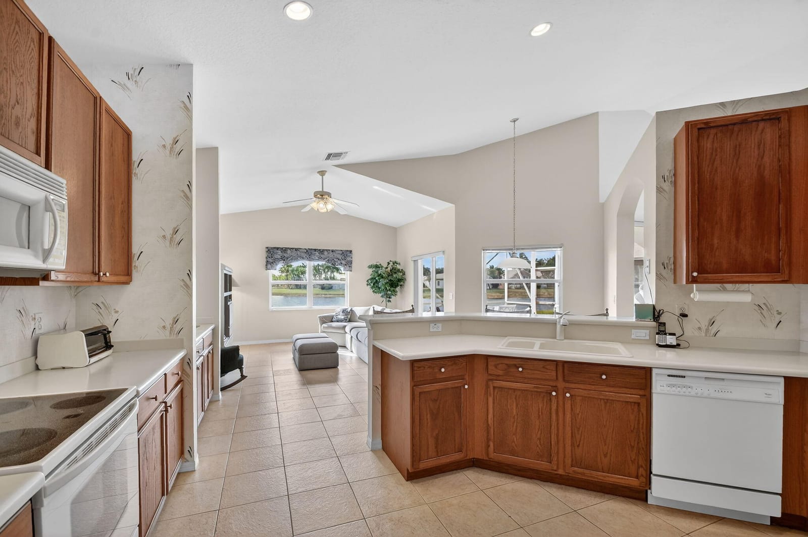 8440 Grand Messina Circle — photo 9