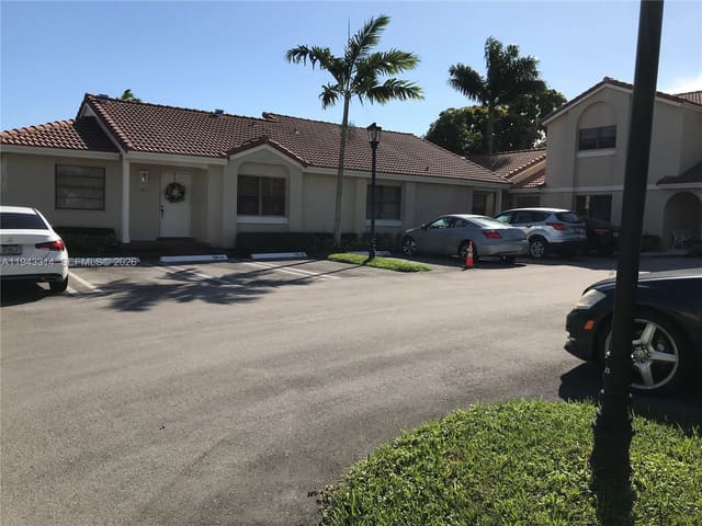 6551 NW 170th Terrace, Hialeah, FL 33015