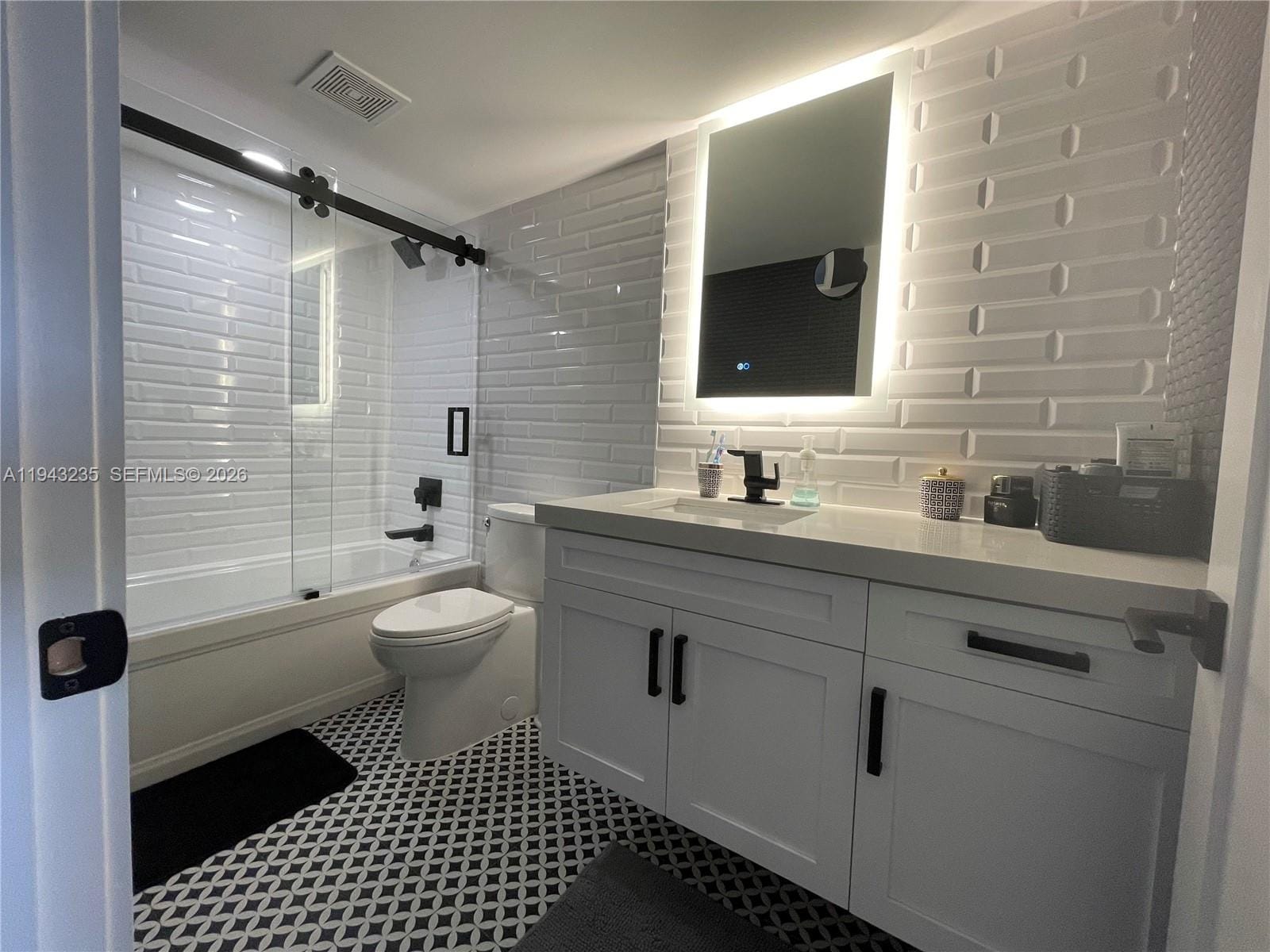 2555 Collins Avenue 1409, Miami Beach, FL 33140 photo 27