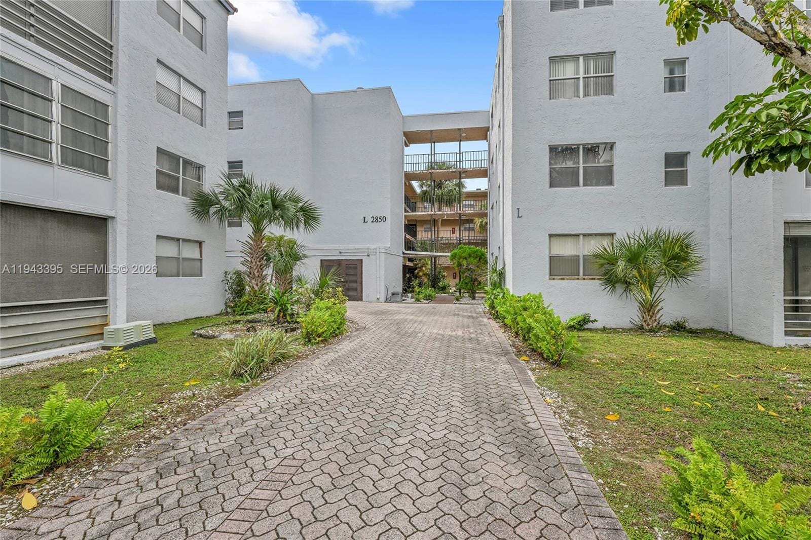 2850 Somerset Drive 105L, Lauderdale Lakes, FL 33311 photo 22