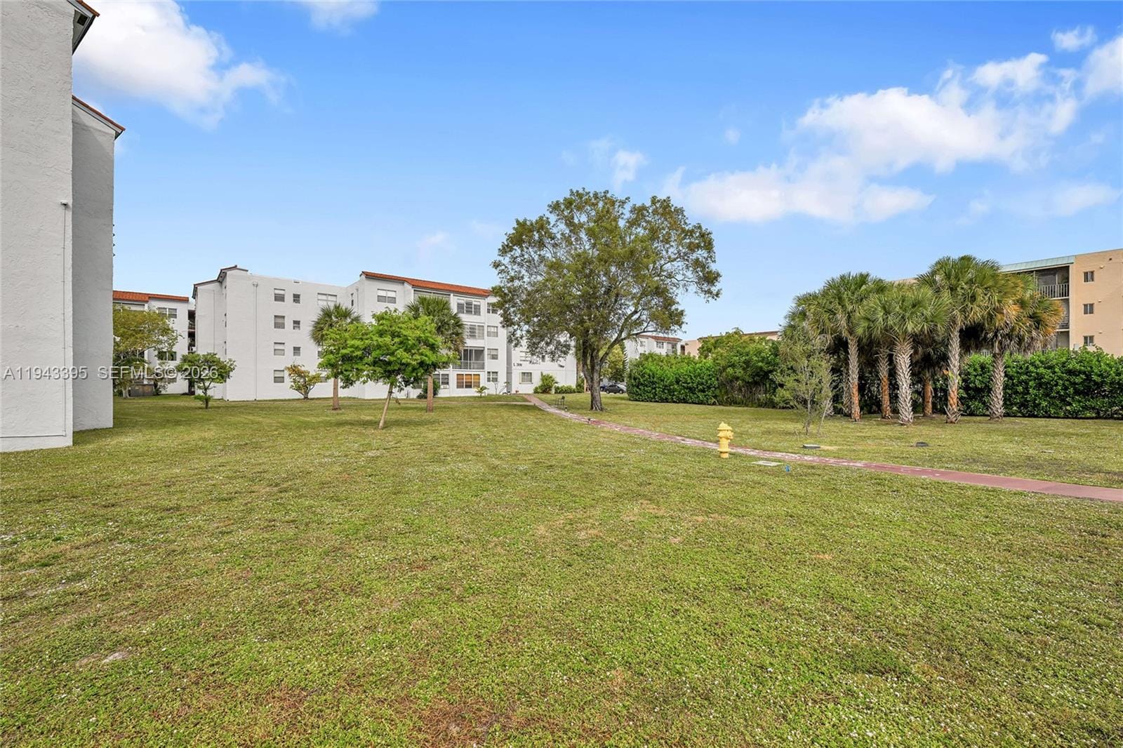2850 Somerset Drive 105L, Lauderdale Lakes, FL 33311 photo 24