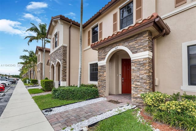 749 SE 32nd Terrace 749, Homestead, FL 33033