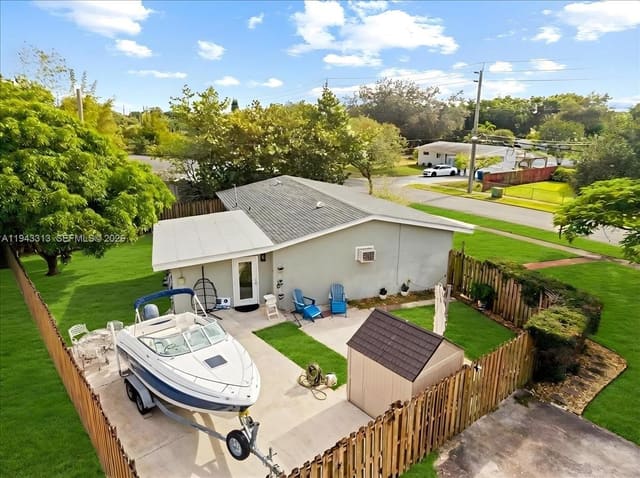 1864 SW 37th Avenue, Fort Lauderdale, FL 33312