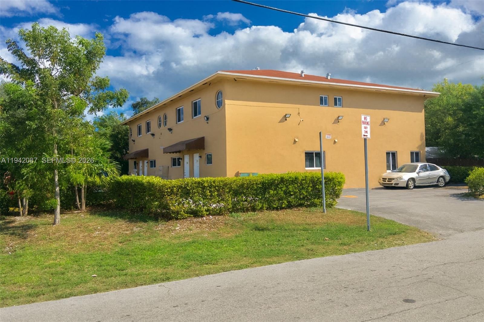 16585 NE 3 Avenue, Miami, FL 33162, Miami