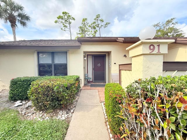 91 Rose Bay Court, sold in Strathmore Gate I Unit One, Royal Palm Beach, FL