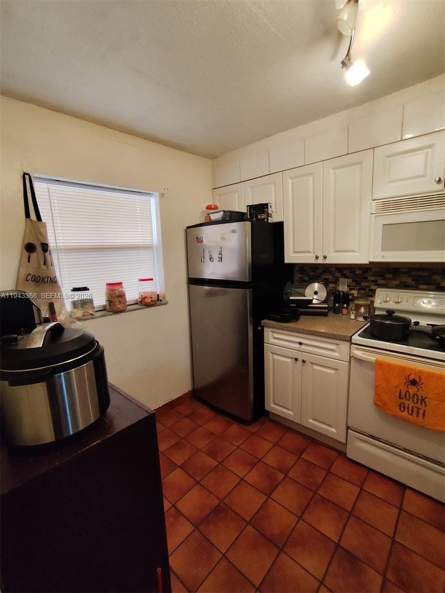 19781 SW 114th Avenue 142 — photo 9