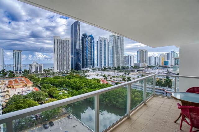 230 174th Street 1520, sold in Winston Tower 300 Condo, Sunny Isles Beach, FL