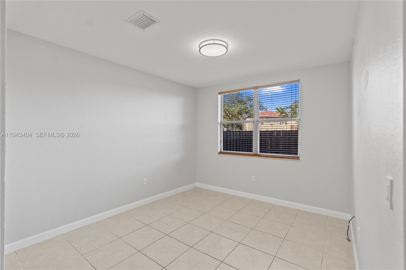 1655 NE 33rd Road 1024 — photo 8