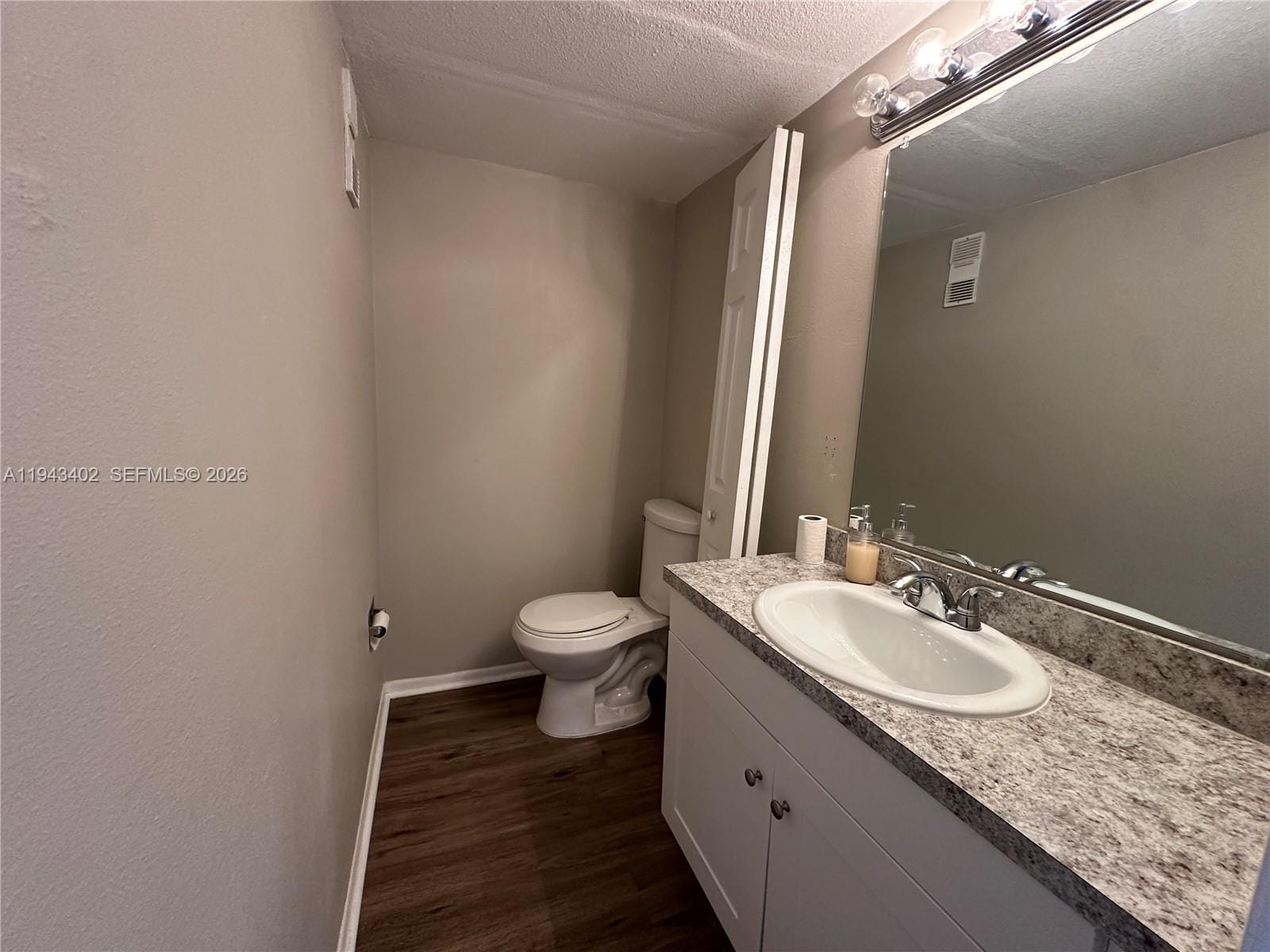 6060 Village Circle — photo 8