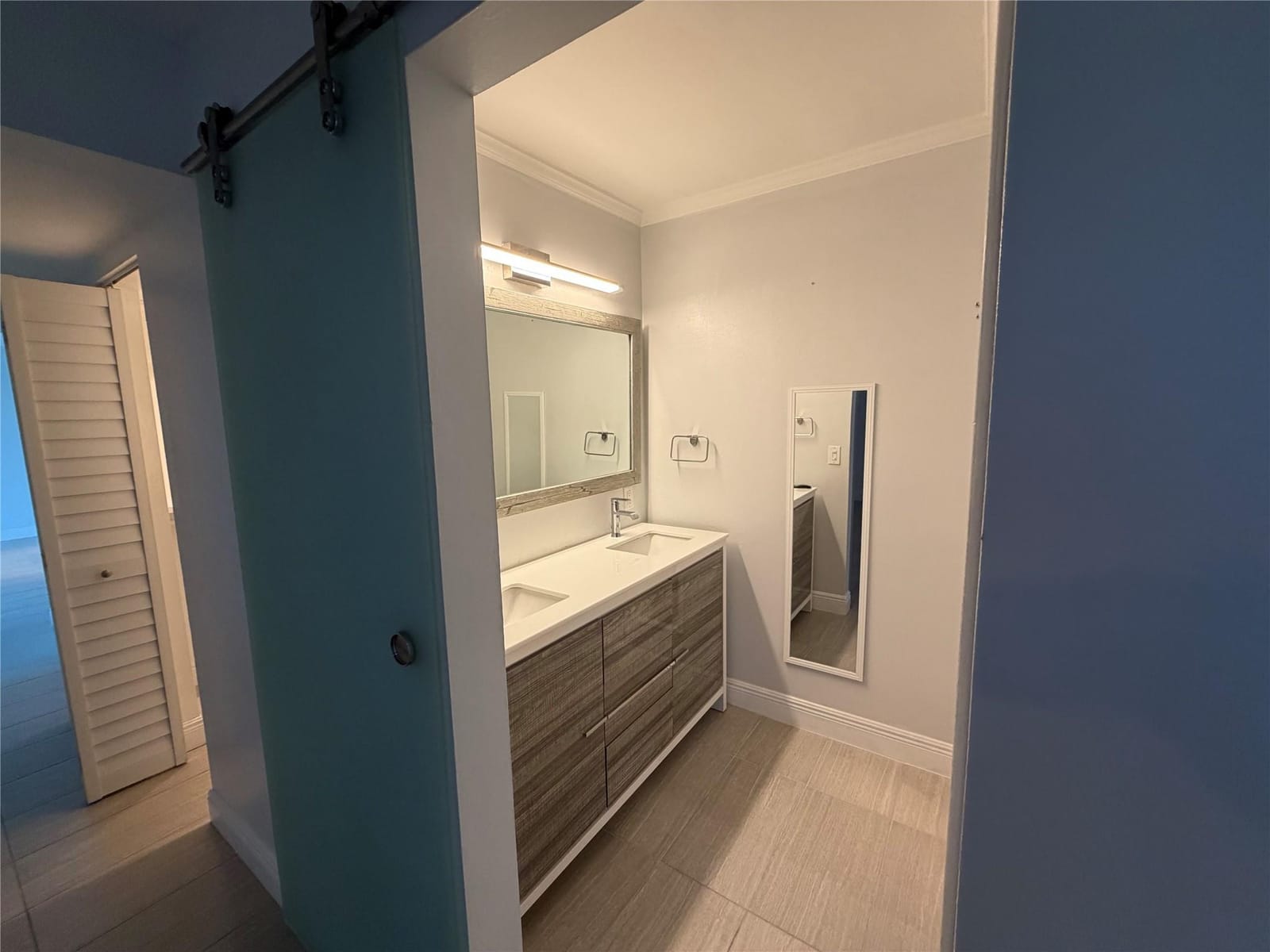 1101 River Reach Drive 205 — photo 12