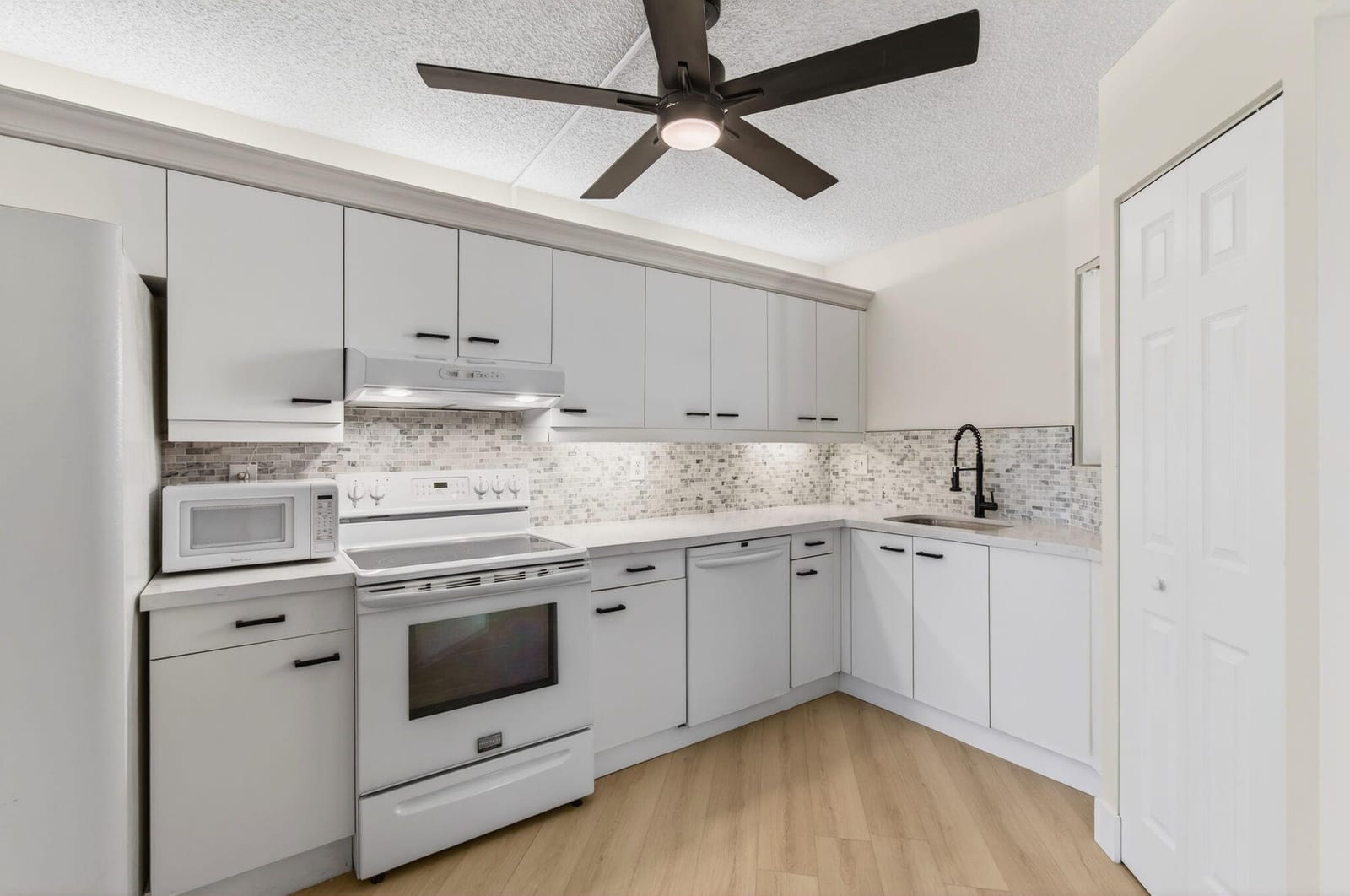 5900 Camino Del Sol 304, Boca Raton, FL 33433