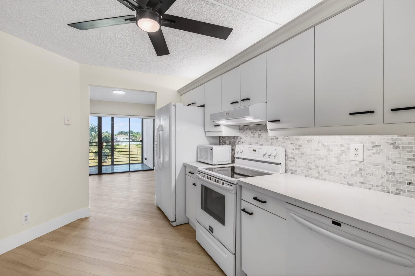 5900 Camino Del Sol 304, Boca Raton, FL 33433 photo 5