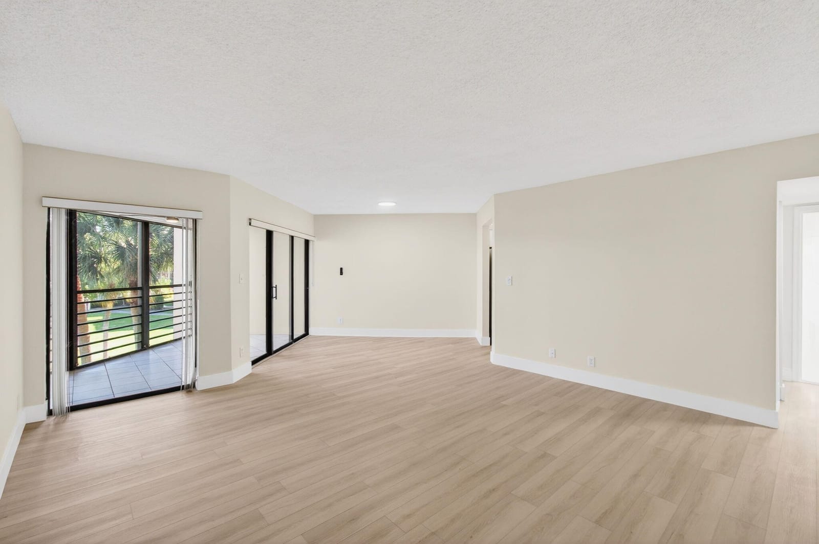 5900 Camino Del Sol 304, Boca Raton, FL 33433 photo 9