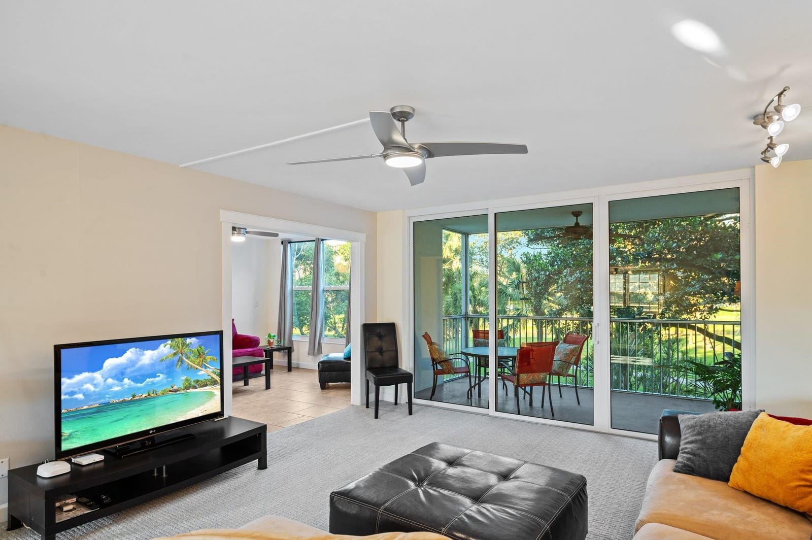 3900 Oaks Clubhouse Drive 310, Pompano Beach, FL 33069 photo 16