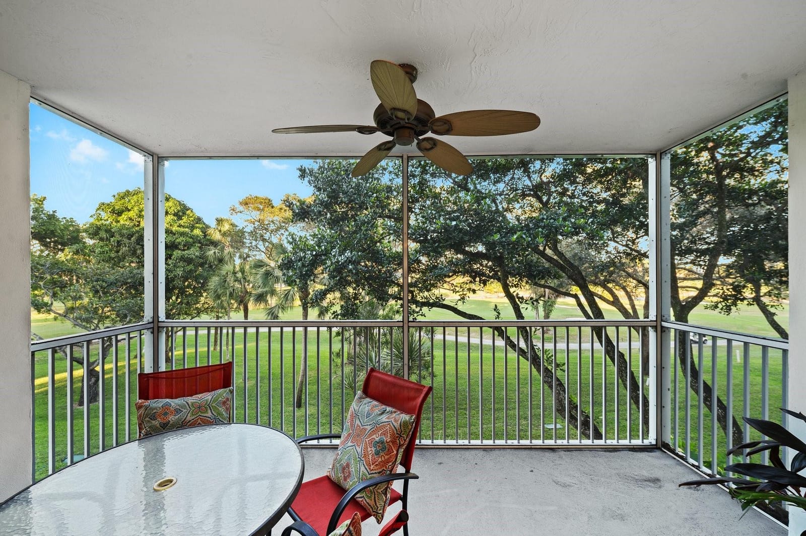 3900 Oaks Clubhouse Drive 310, Pompano Beach, FL 33069 photo 17