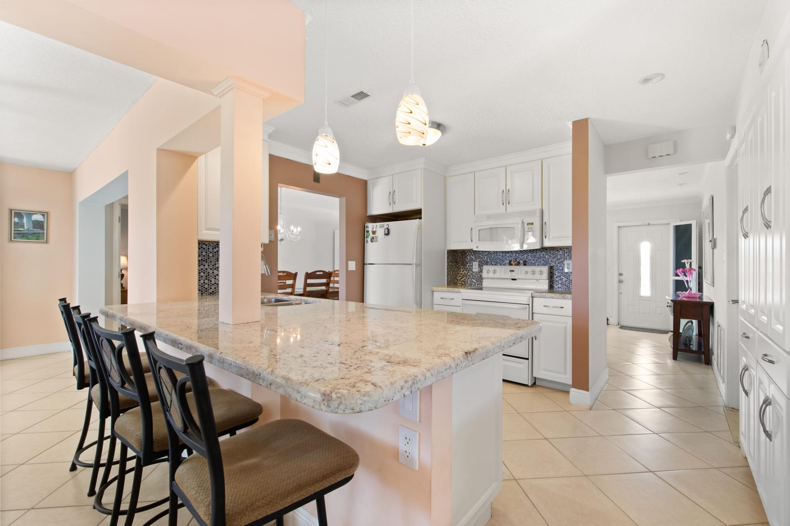 2081 SW 12th Avenue — photo 3