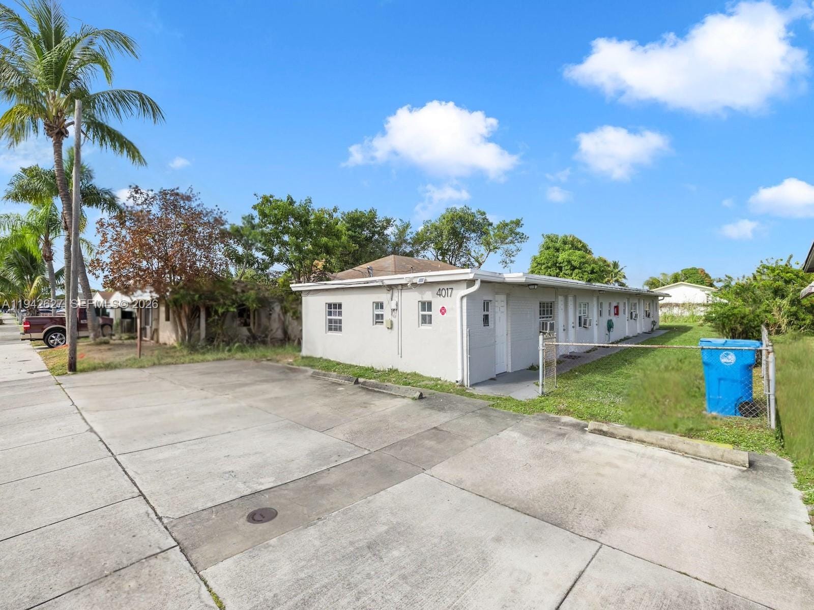 4017 SW 24th Street — photo 2