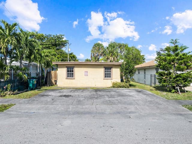 2821 NW 12th Court, sold in Washington Park Fourth Ad, Fort Lauderdale, FL