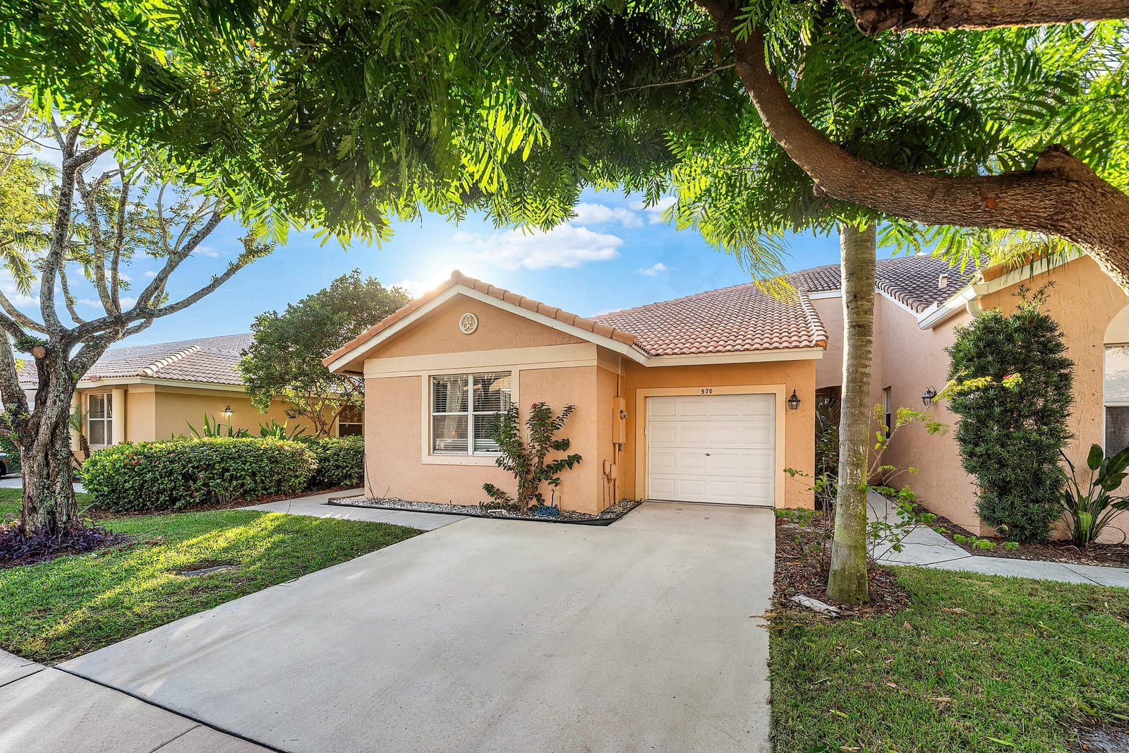 370 Coral Trace Lane — photo 2