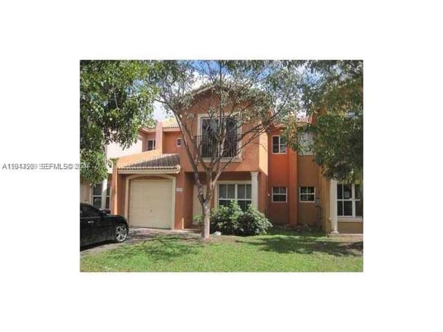 825 SW 6th Place, Florida City, FL 33034