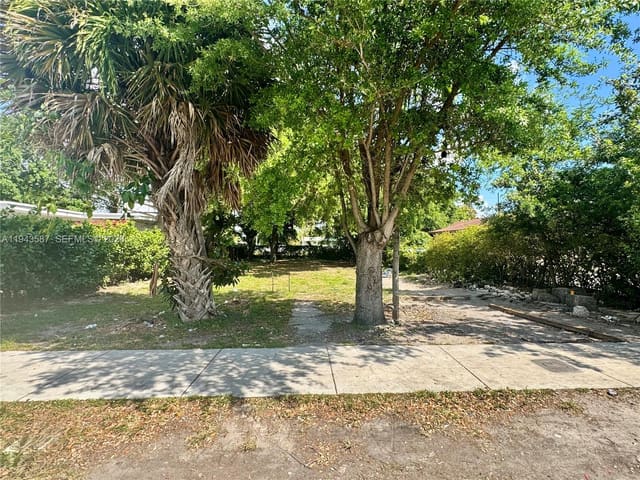 629 NW 65th Street, Forest Park 1st, Miami, FL