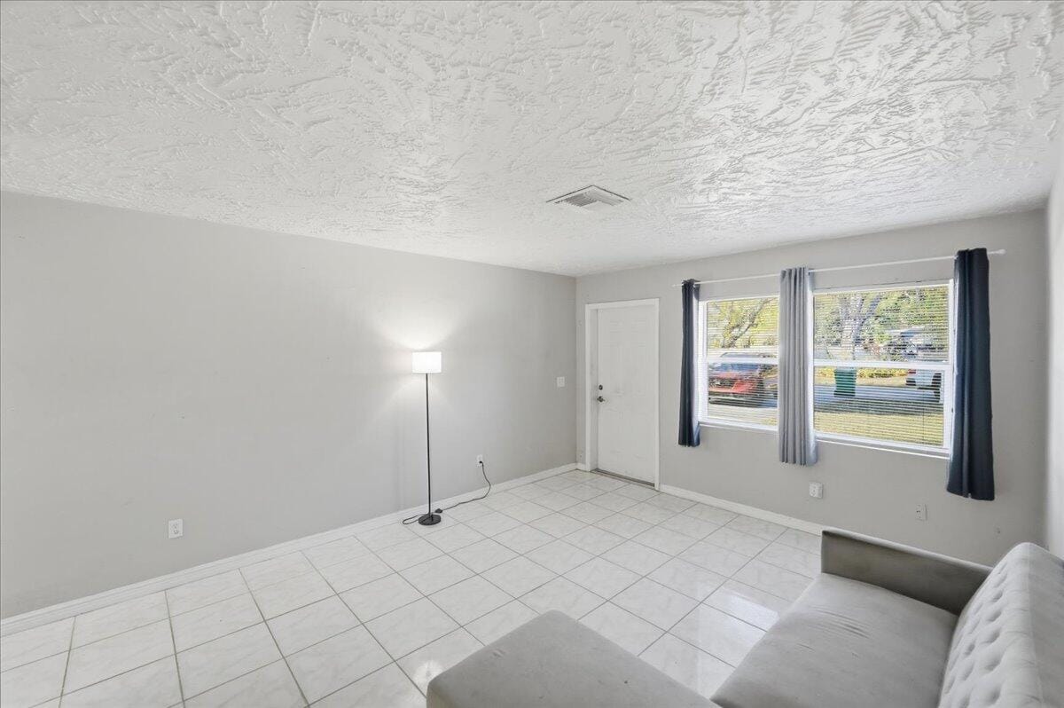1813 Edgevale Road — photo 12