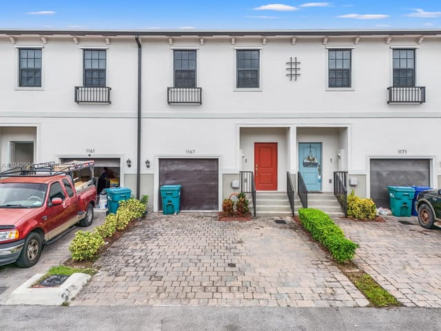 1167 SW 7th Court, sold in Regal Palm Subdivision, Florida City, FL