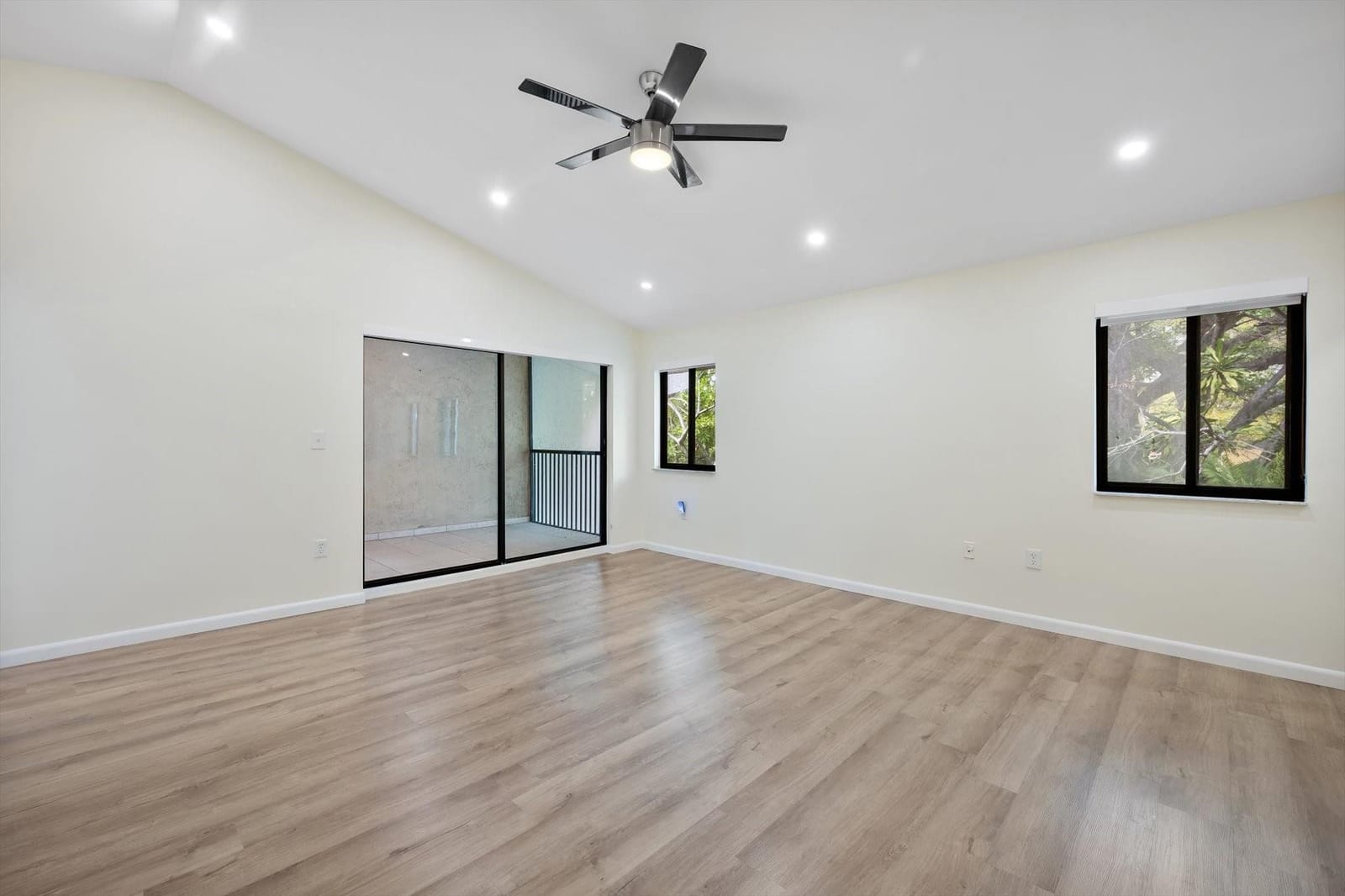19986 NE 5th Court 4d, Miami, FL 33179 photo 21