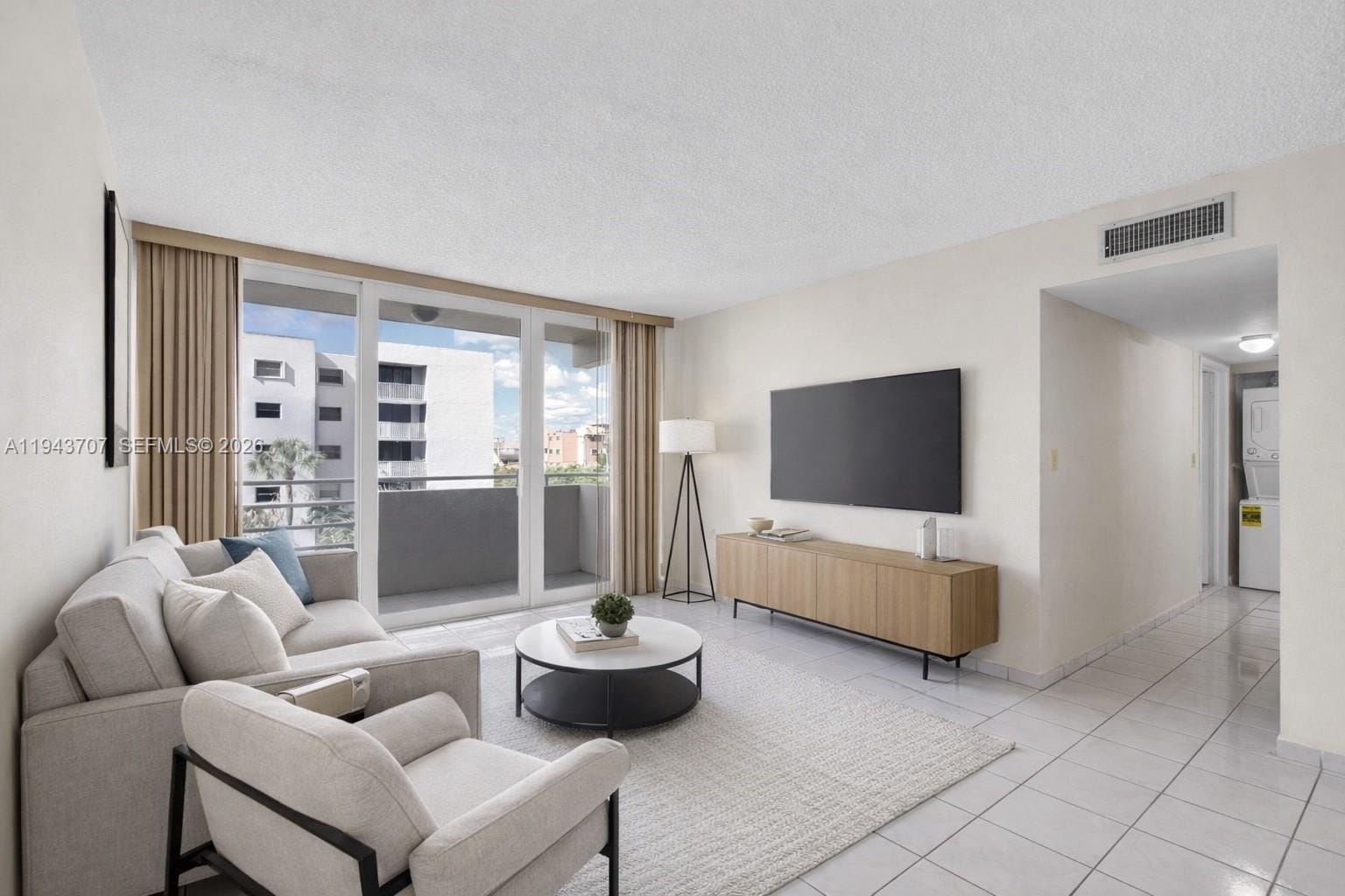 8050 NW 8th Street 305, Miami, FL 33126