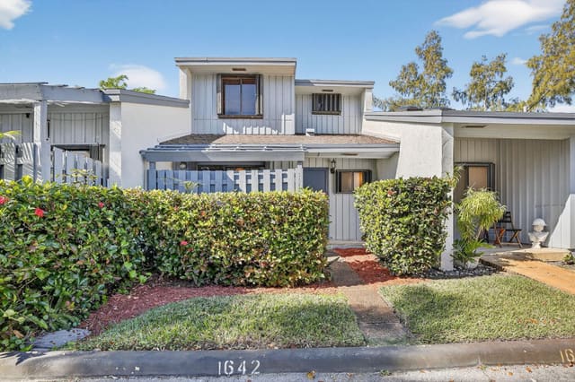 1642 N 15th Terrace, sold in Sherbrooke, Hollywood, FL