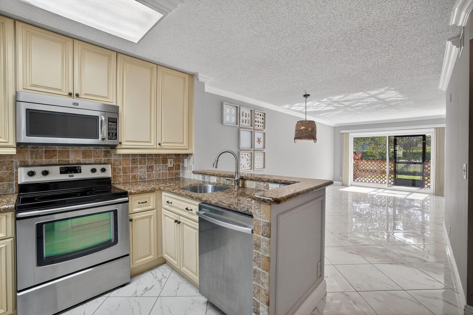 2230 N Cypress Bend Drive 108, Pompano Beach, FL 33069