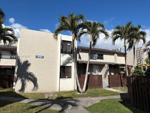 10296 NW 9th St Circle 202, sold in Indian Lk Village, Miami, FL