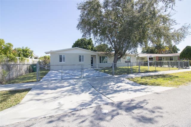 19807 SW 118th Place, Miami, FL 33177