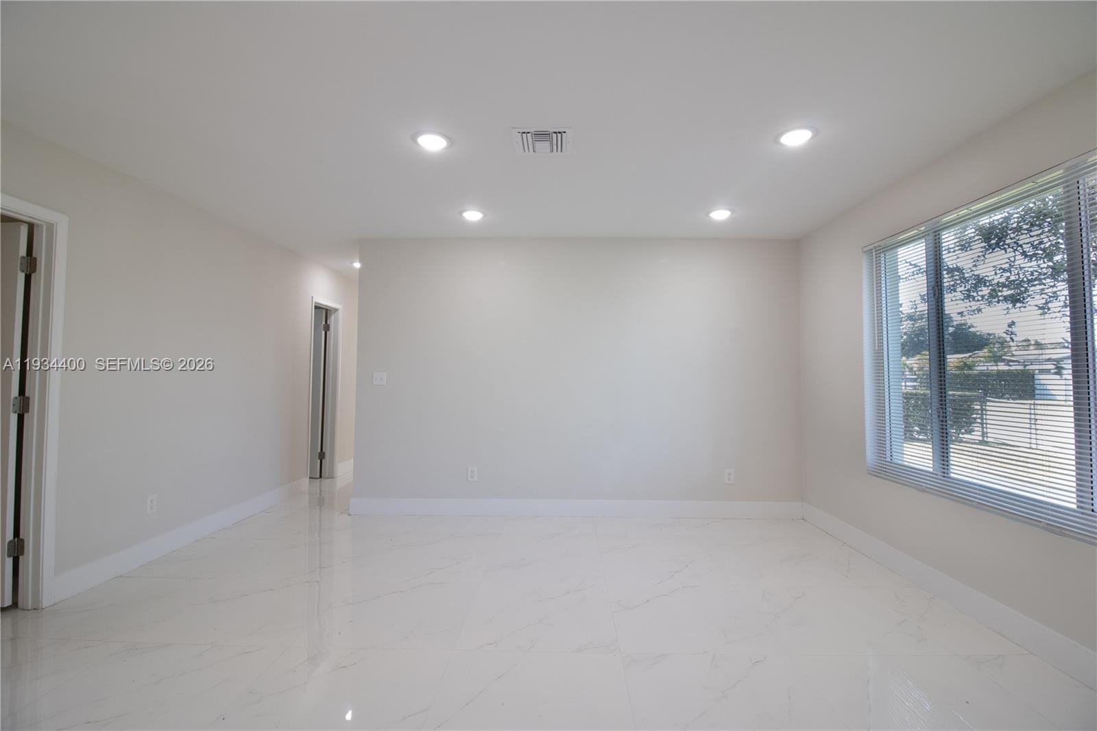 19807 SW 118th Place — photo 4