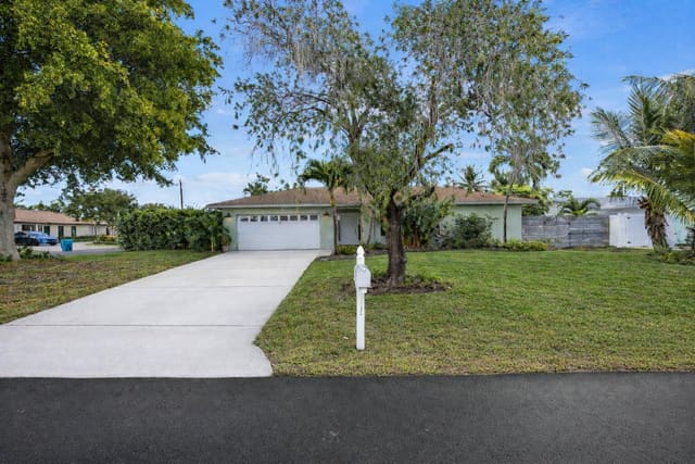2502 SW 11th Court, sold in Golfview Harbour 2nd Sec, Boynton Beach, FL